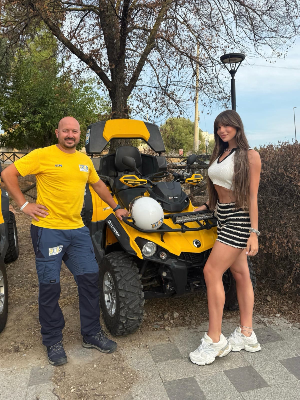 La guida degli Avventurieri nell'Isola con un quad Can-Am